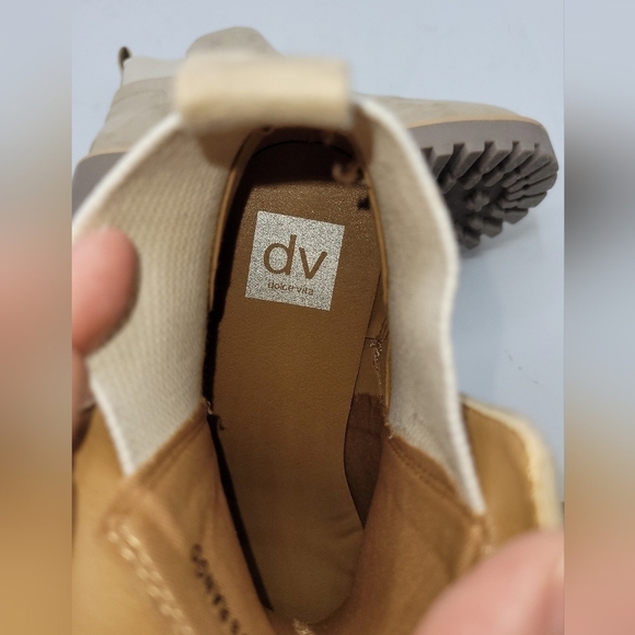 DOLCE VITA RIELLE LUG HIKER SUEDE BOOTS IN TAUPE SIZE 8. - Picture 14 of 16